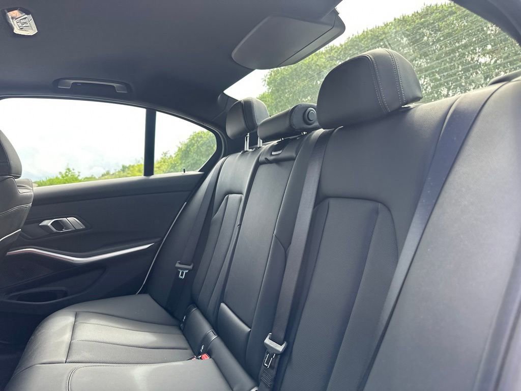 New 2026 Mineral White Metallic BMW 330i xDrive image 21