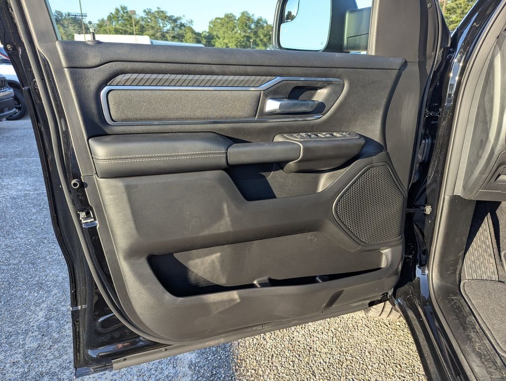 New 2026 Diamond Black Crystal Pearl-Coat Exterior Paint Ram Big Horn/Lone Star image 18