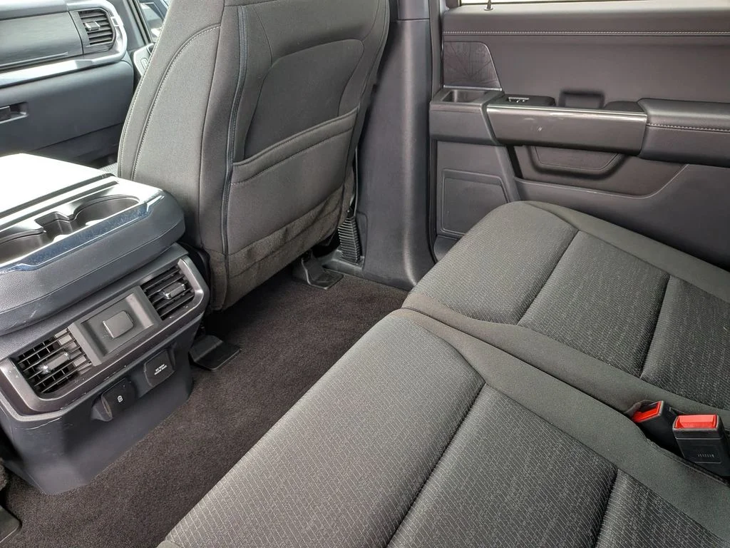 Used 2023 Silver Ford XLT image 34