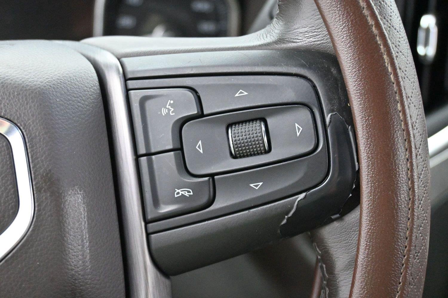 Used 2020 White Frost Tricoat GMC Denali image 19