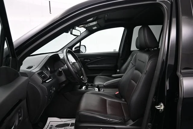 Used 2017 Black Honda Black Edition image 9