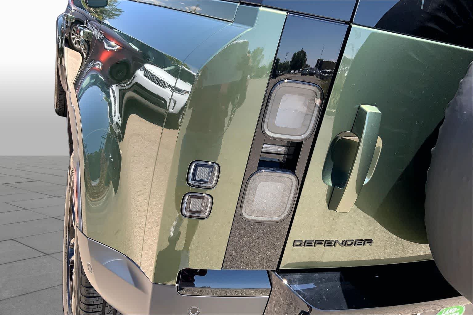 New 2026 Woolstone Green LAND ROVER S image 14