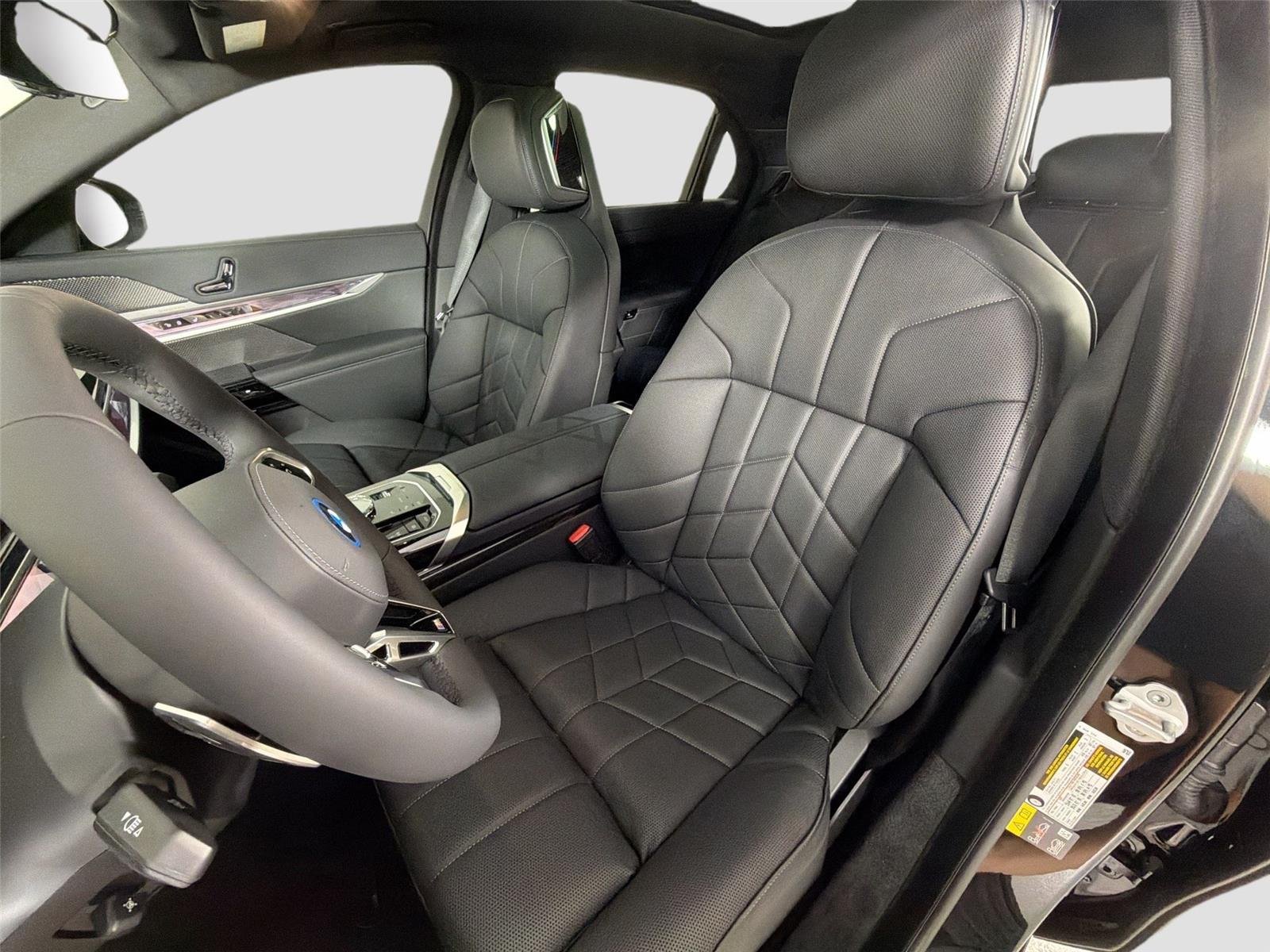 New 2026 Black Sapphire Metallic BMW xDrive60 image 37