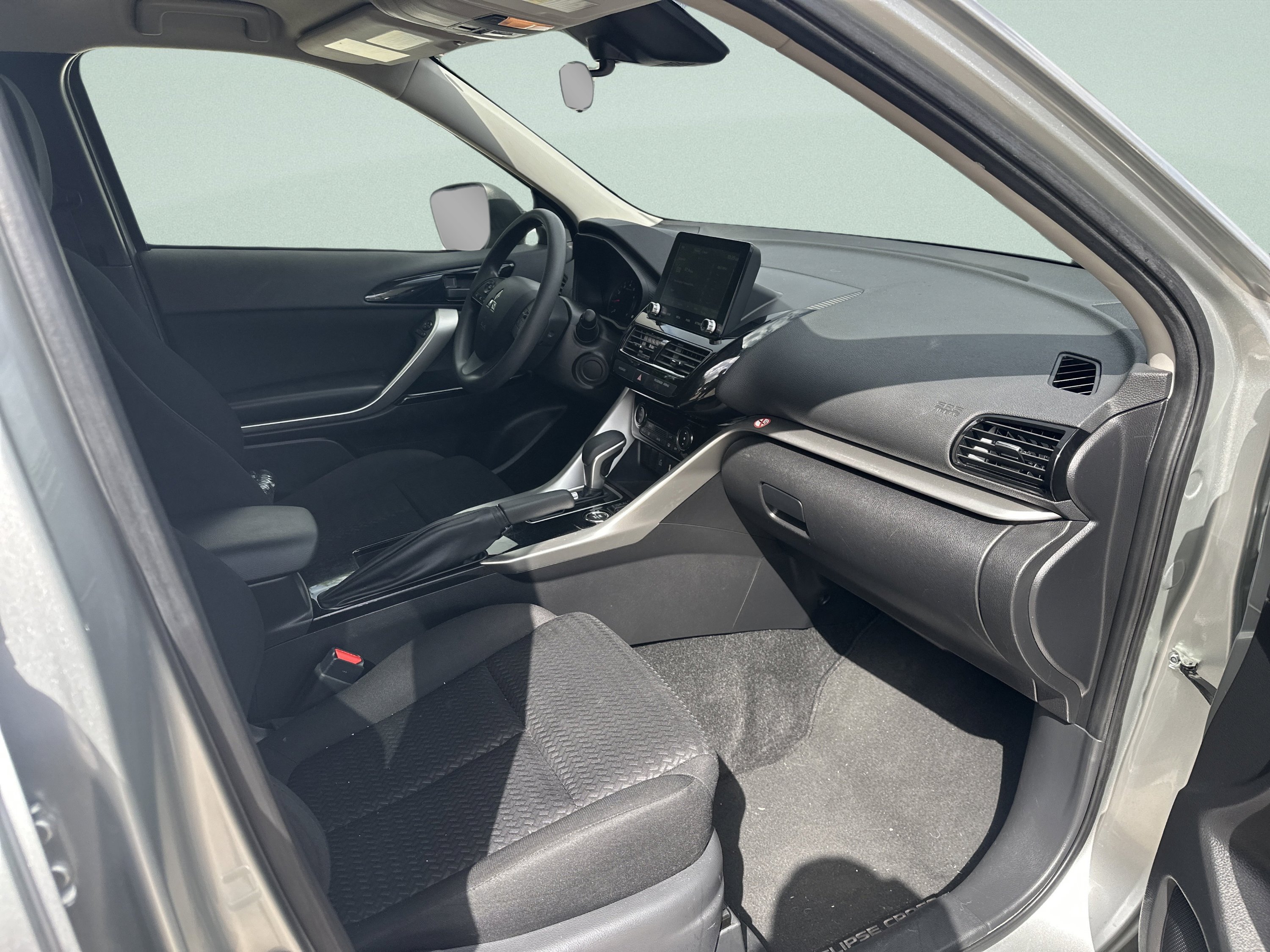 Used 2025 Silver Mitsubishi LE image 14