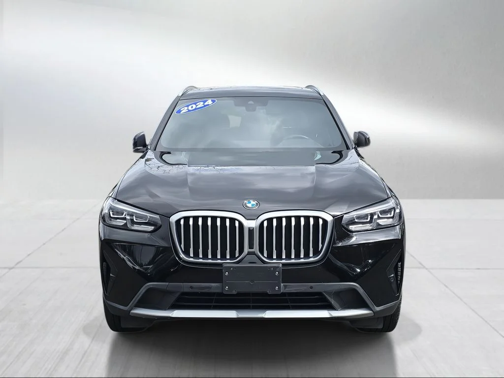 Used 2024 Black Sapphire Metallic BMW xDrive30i image 8