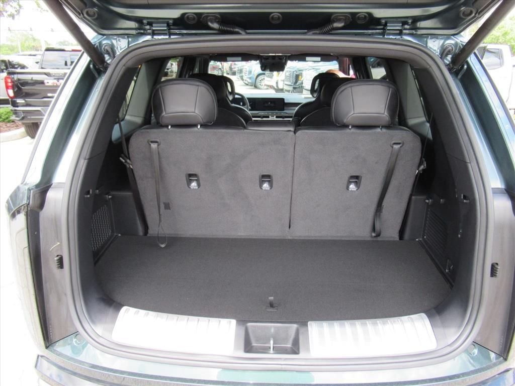 Used 2027 Black Kia SX image 32