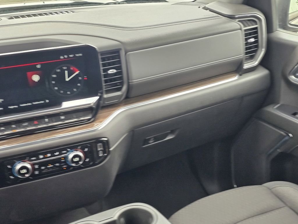 Used 2024 Silver GMC Elevation image 18