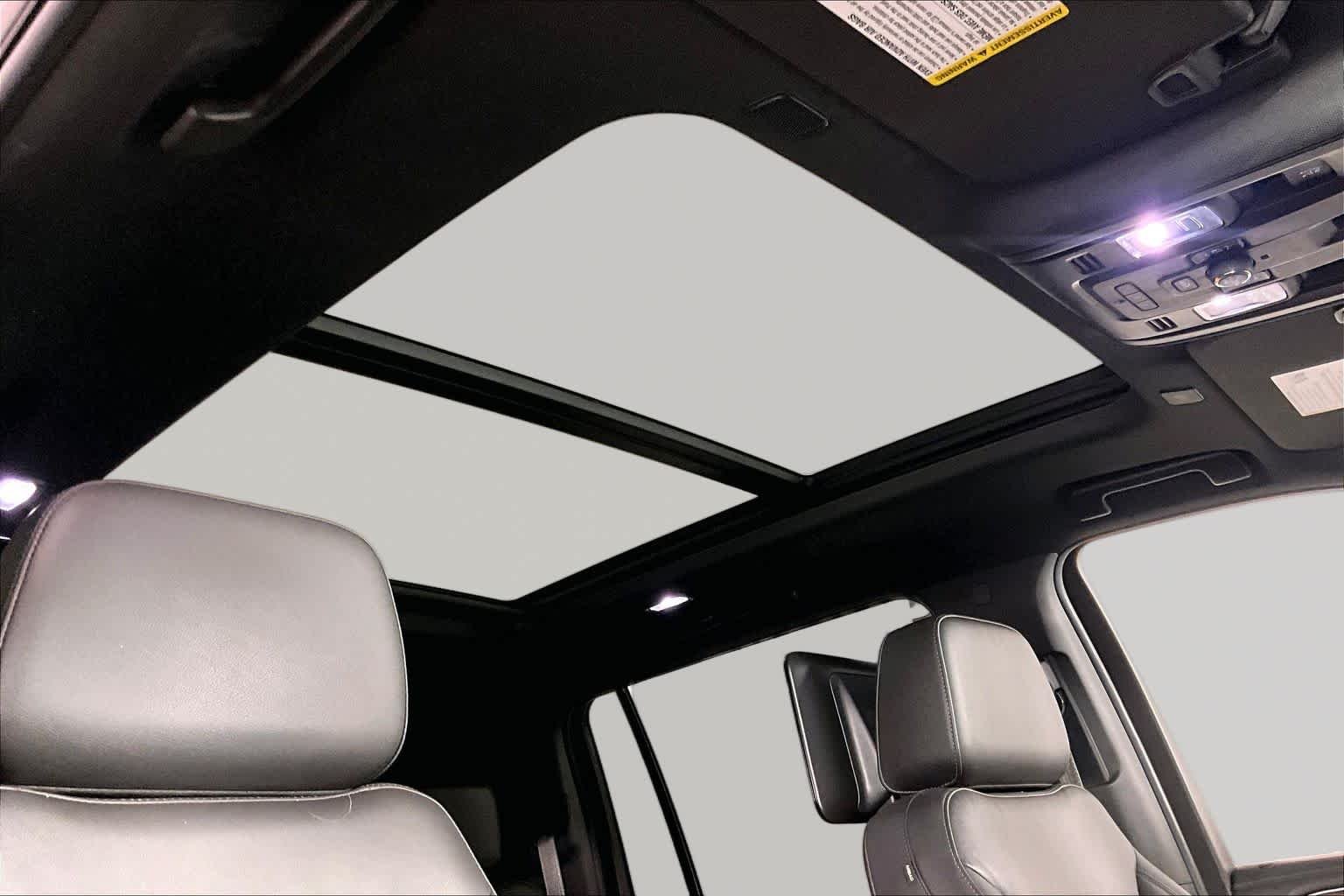 Used 2021 BLACK Chevrolet Z71 image 14
