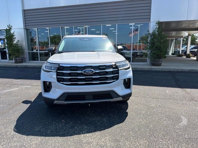 New 2026 Space White Metallic Ford Active image 27