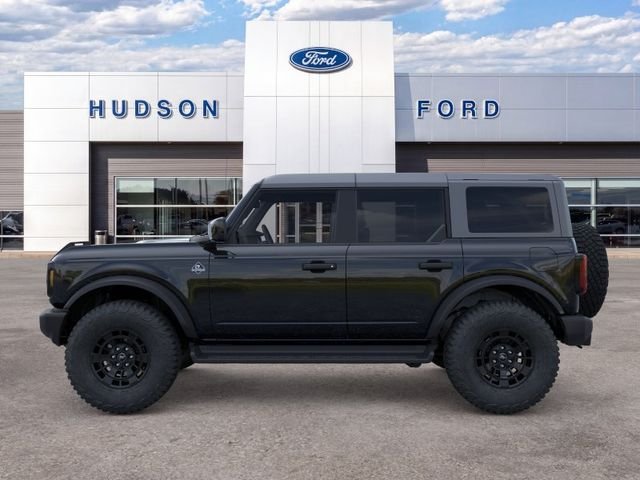 New 2026 Shadow Black Ford Outer Banks® image 3