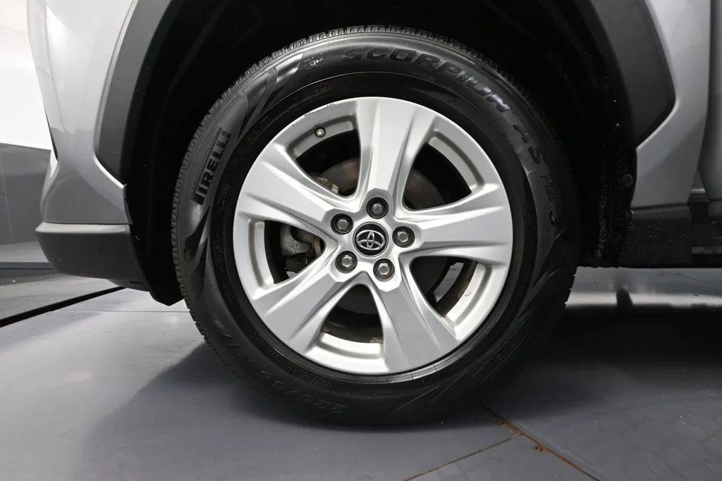 Used 2019 Silver Toyota LE image 17