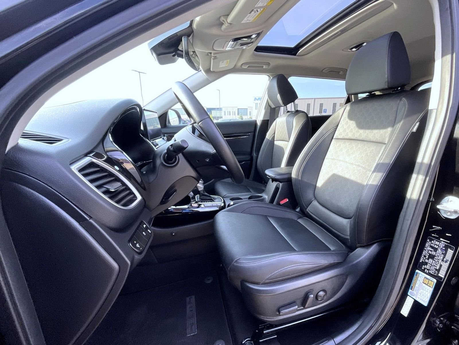 Used 2022 Black Kia EX image 11