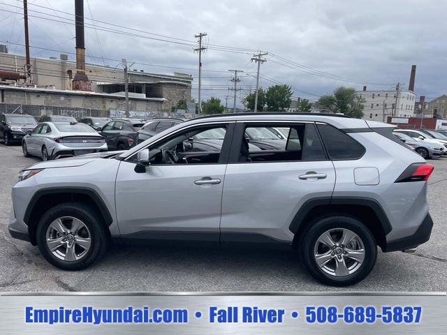 Used 2025 Silver Sky Metallic Toyota XLE image 10