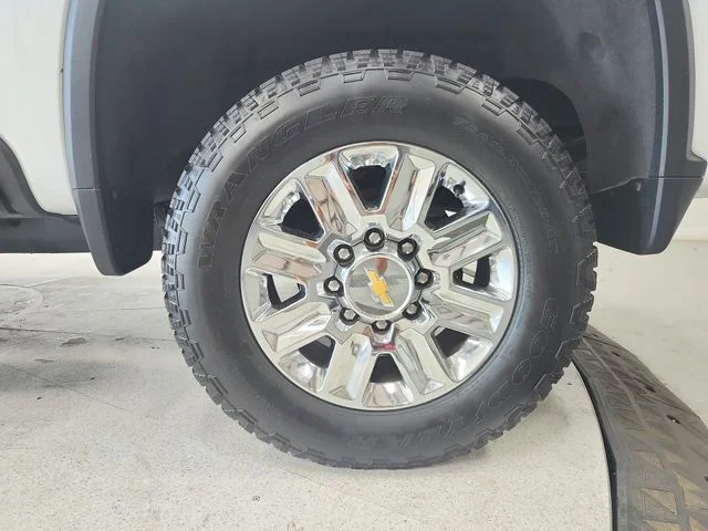 Used 2024 White Chevrolet High Country image 49