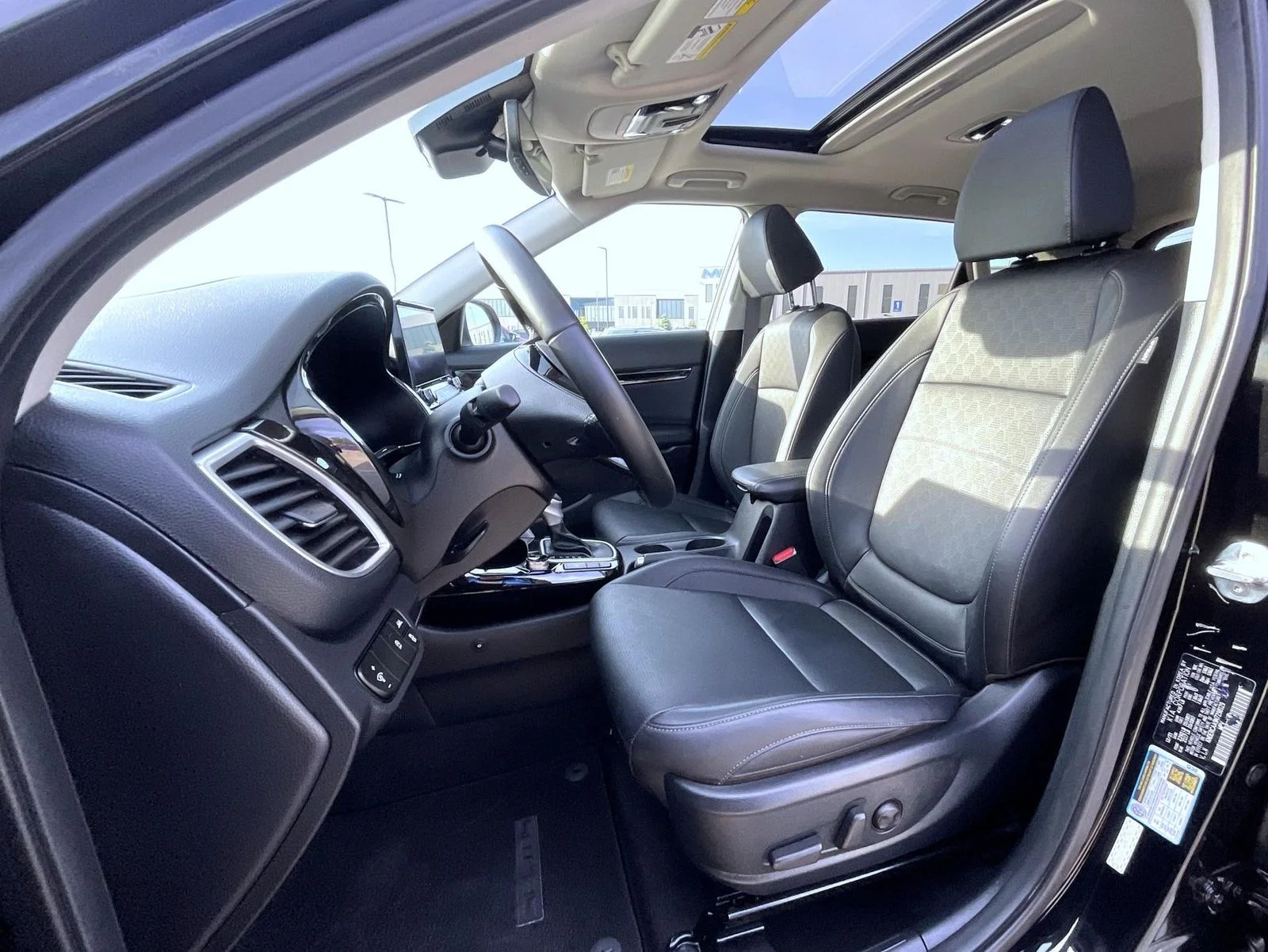 Used 2022 Black Kia EX image 11