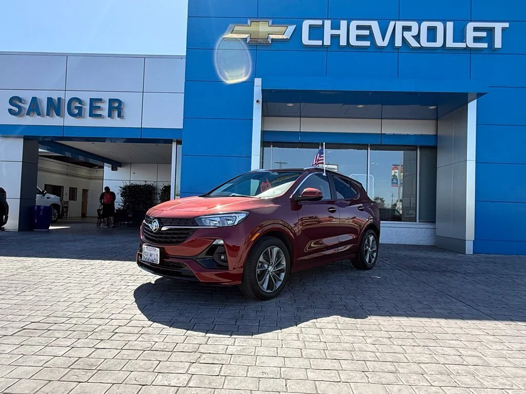 Used 2022 CINNABAR METALLIC Buick Select image 2