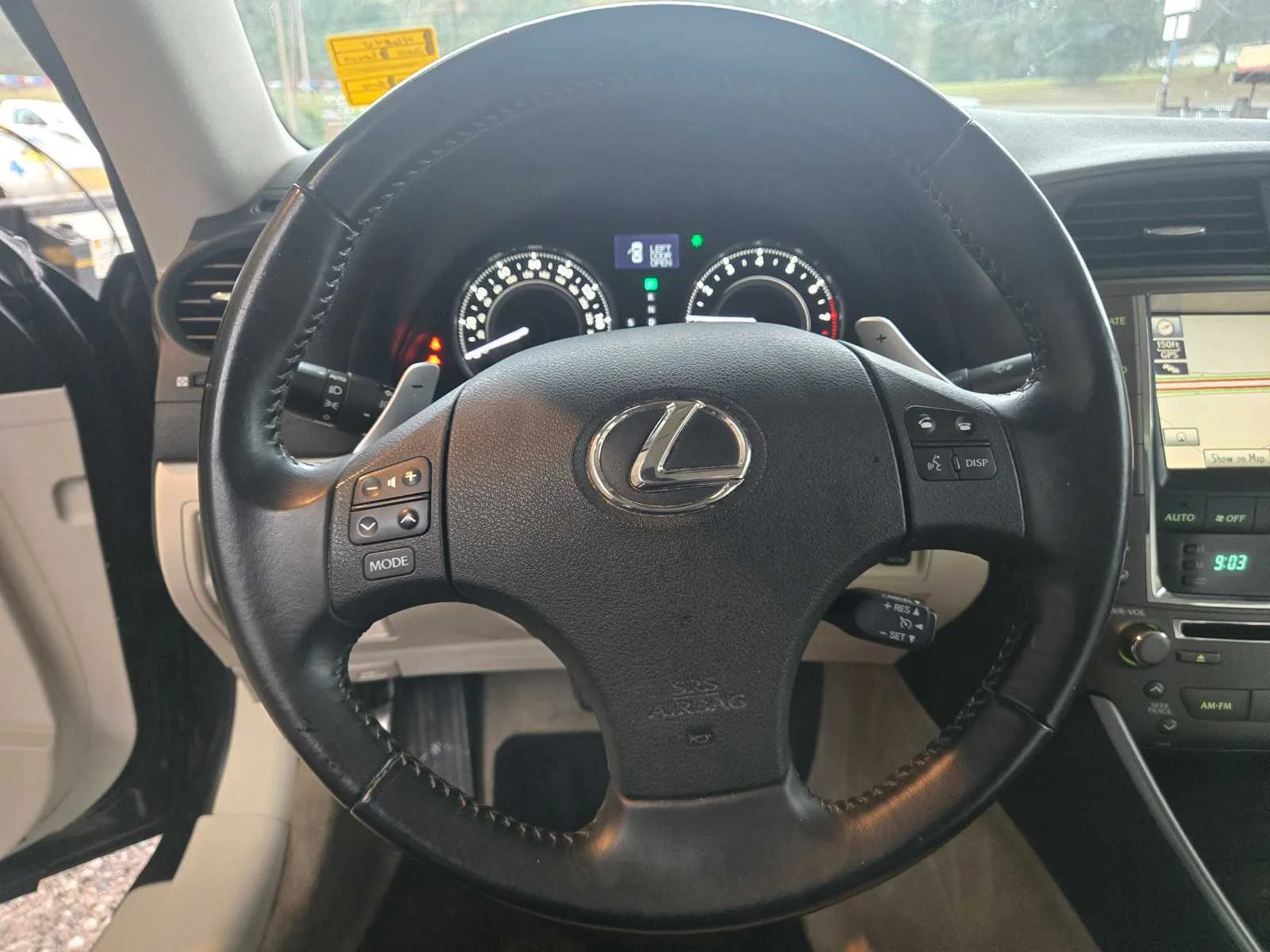 Used 2010  Lexus  image 28