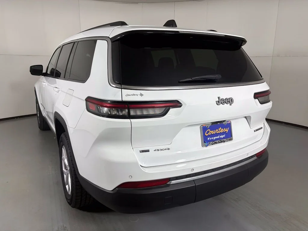 Used 2022 White Jeep Limited image 6