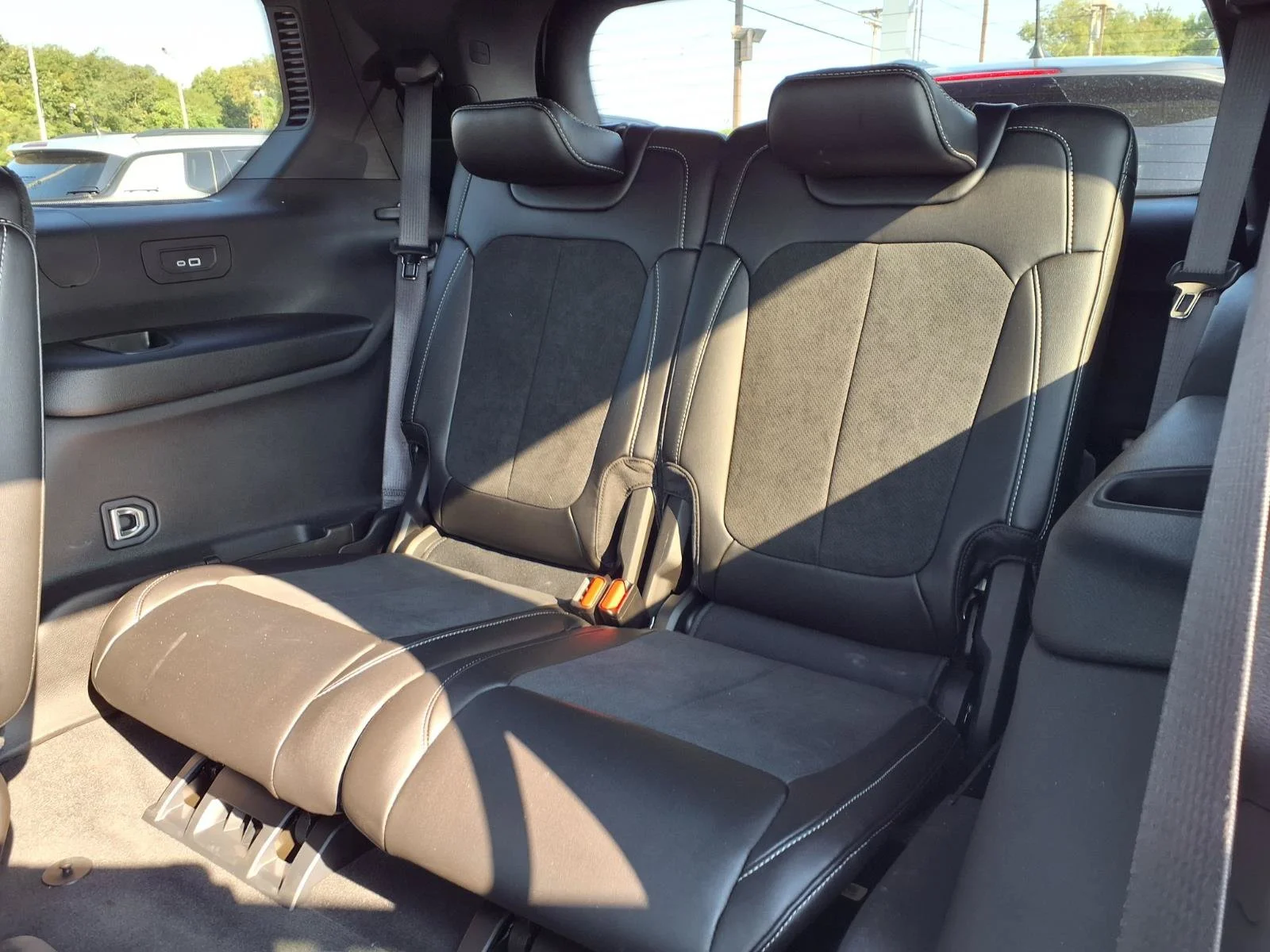 Used 2025 Bright White Clearcoat Jeep  image 17