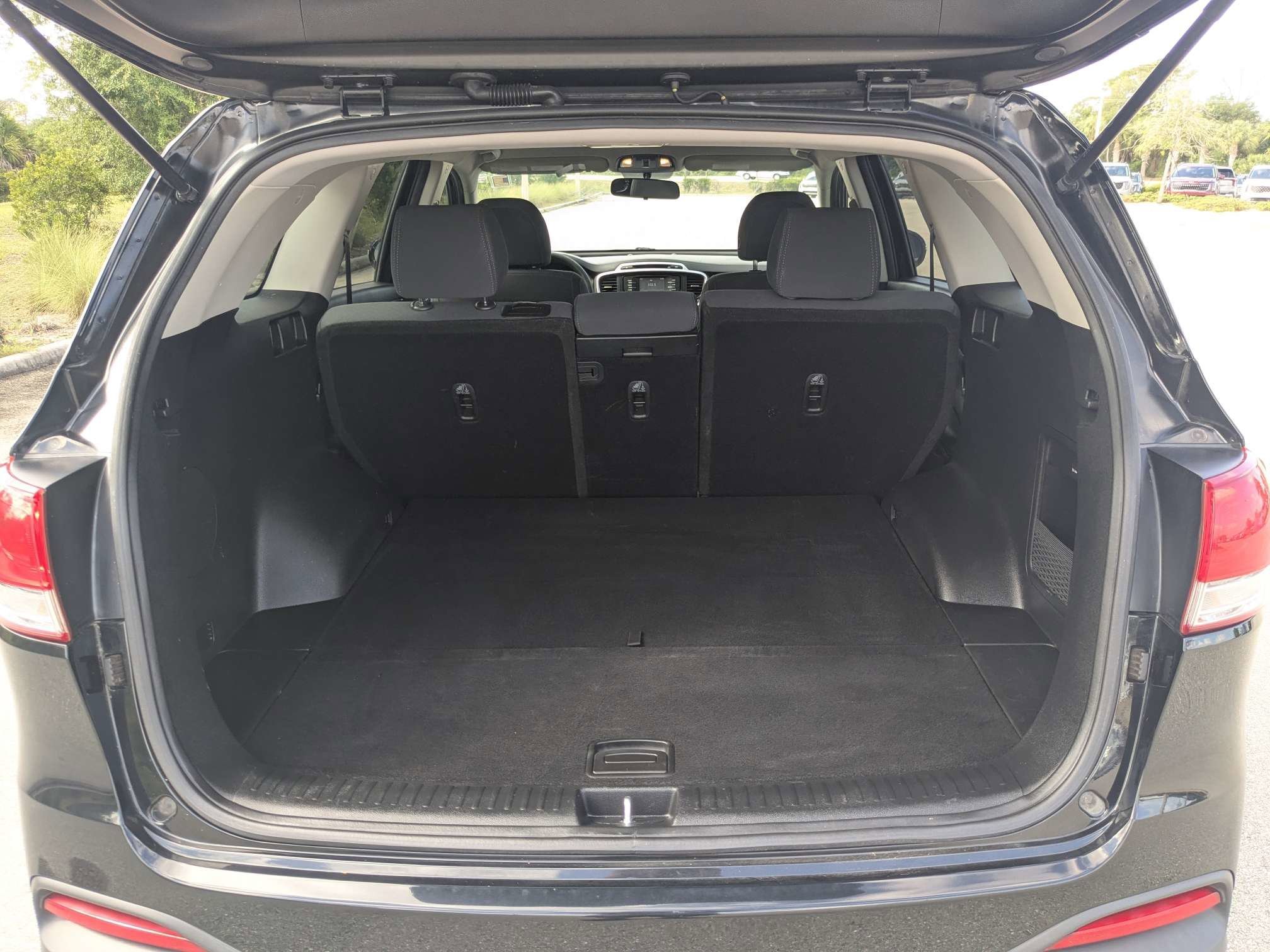 Used 2018 Ebony Black Kia L image 13