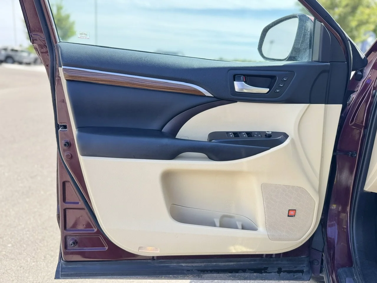 Used 2019 Ooh La La Rouge Mica Toyota Limited Platinum image 9