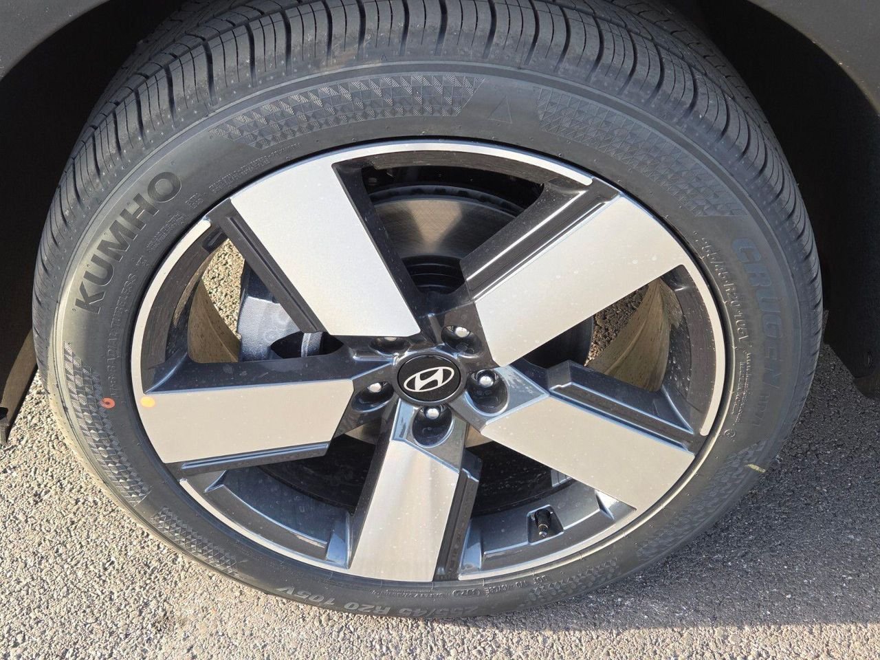 2026 Hyundai Santa Fe Limited - Photo 5