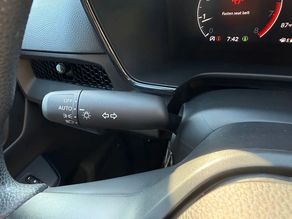 Used 2025 Silver Honda LX image 16