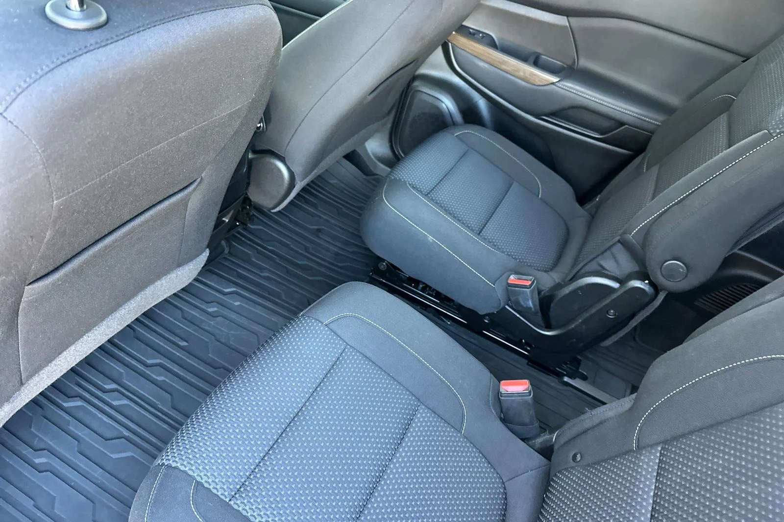 Used 2022 White GMC SLE image 12