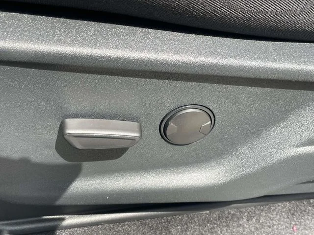 New 2026 Avalanche Ford XLT image 15