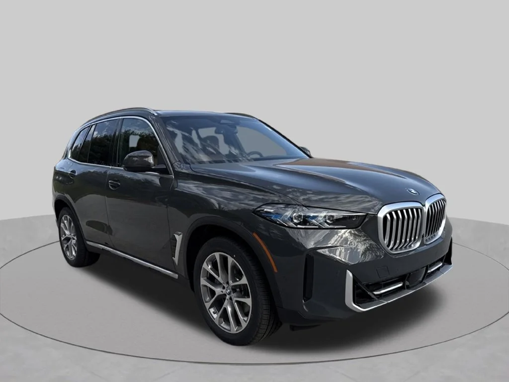 Used 2026 Gray BMW xDrive40i image 8