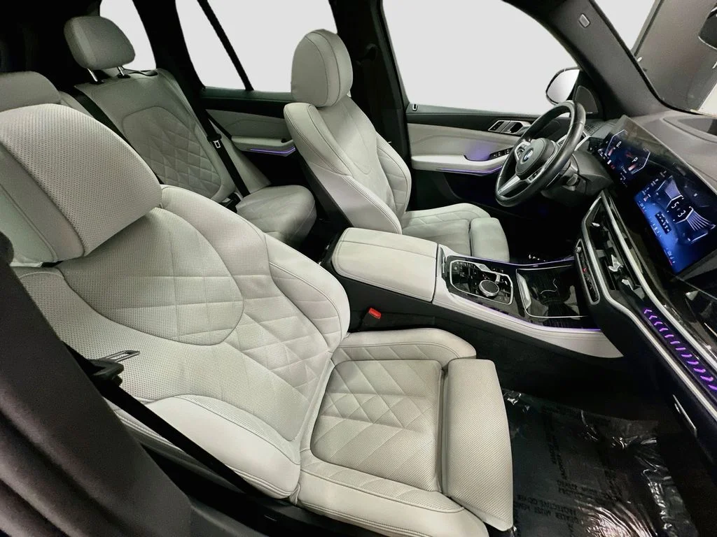 Used 2024 Blue BMW xDrive40i image 29