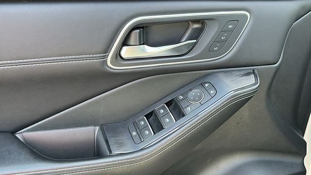 Certified Used 2023 Silver Nissan Platinum image 9