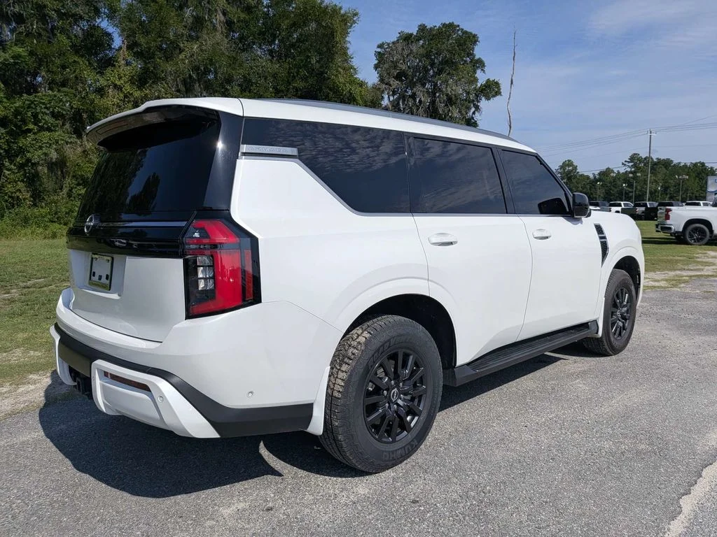 Used 2025 White Nissan SV image 3