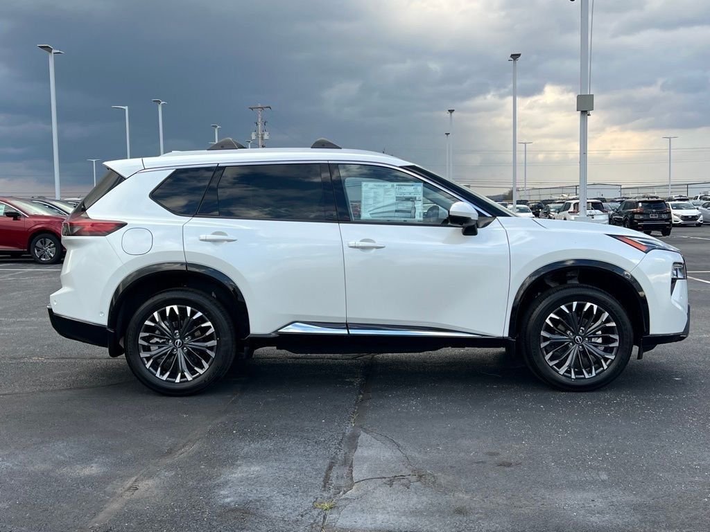 New 2026 Everest White Pearl TriCoat Nissan Platinum image 3