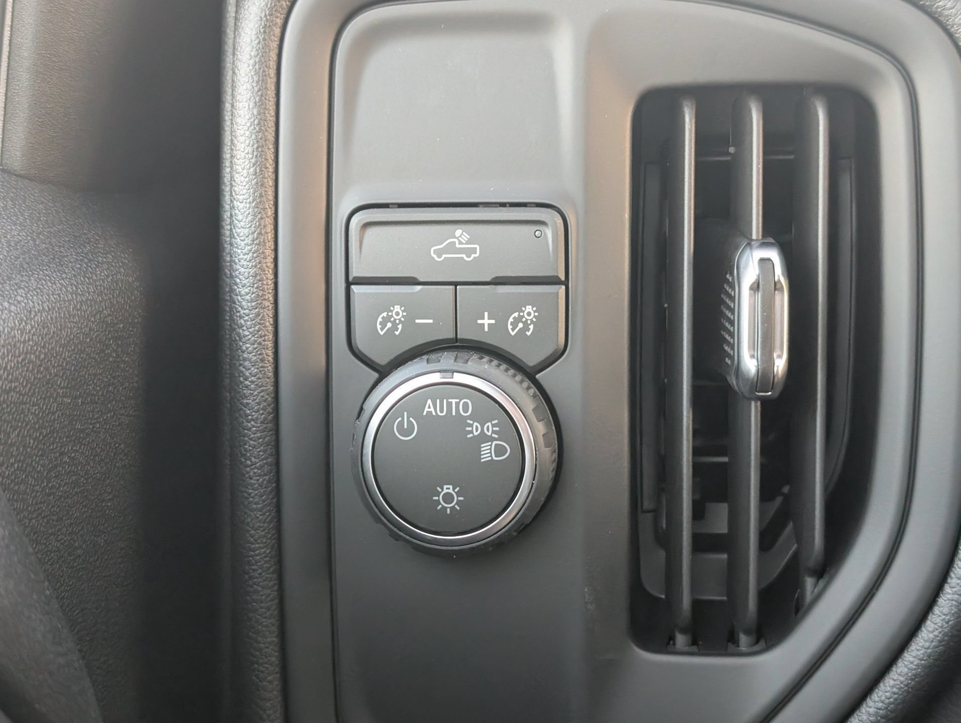 2026 Chevrolet Silverado 1500 Custom - Photo 24
