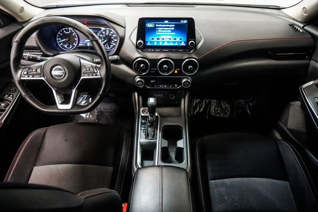 Used 2022 White Nissan SR image 10