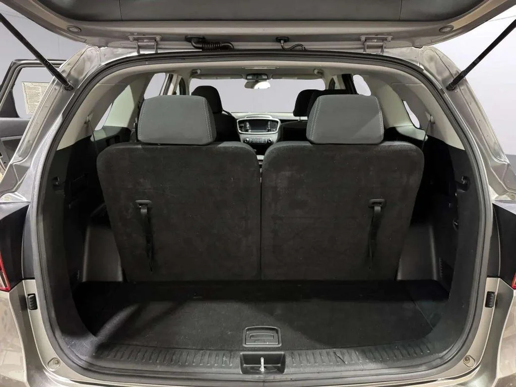 Used 2019 Titanium Silver Kia LX image 29