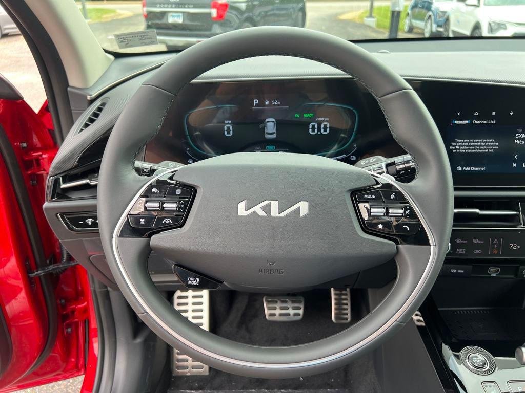 2025 Kia Niro EX Touring - Photo 17
