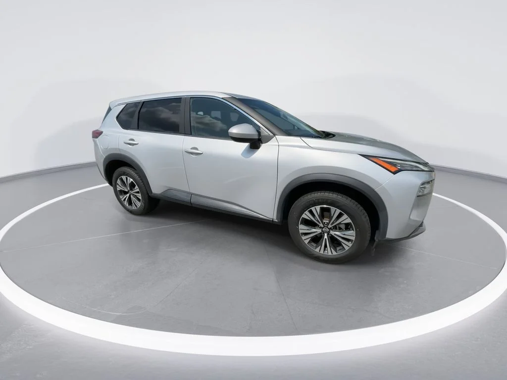 Used 2023 Silver Nissan SV image 2