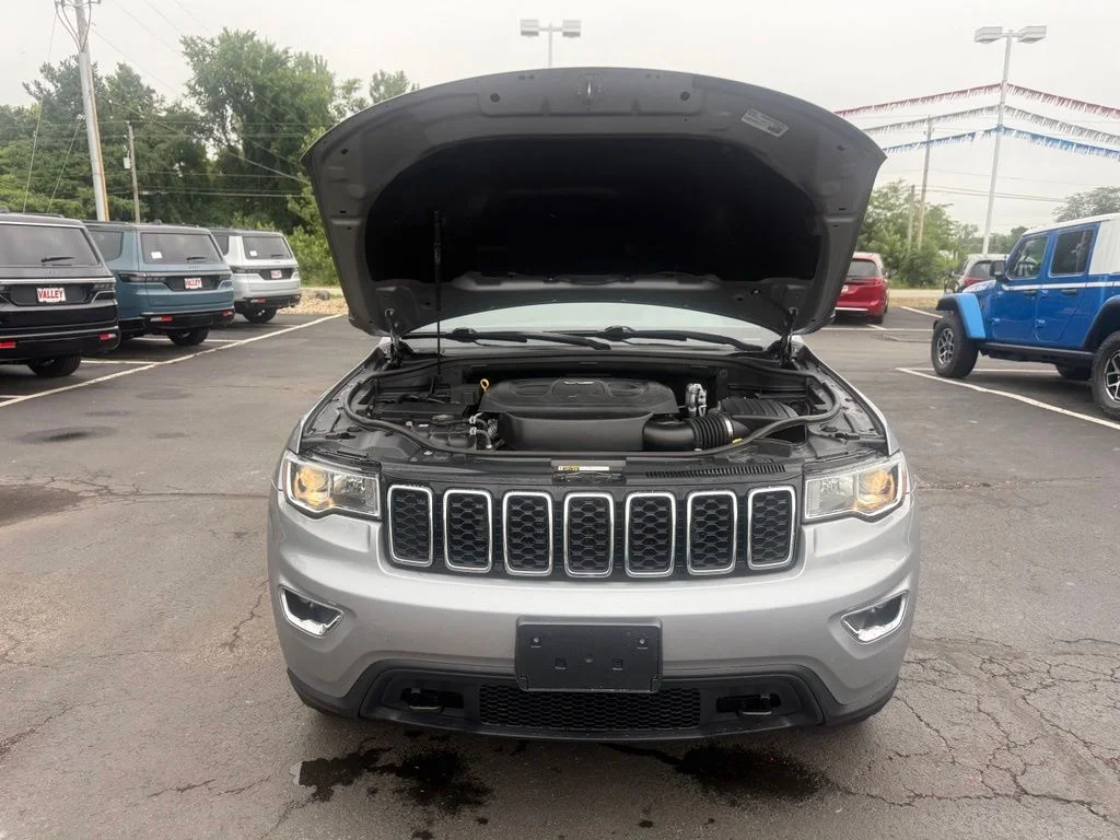 Used 2017 Silver Jeep Laredo image 52