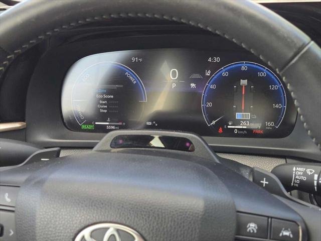 2025 Toyota Crown Signia Limited - Photo 26