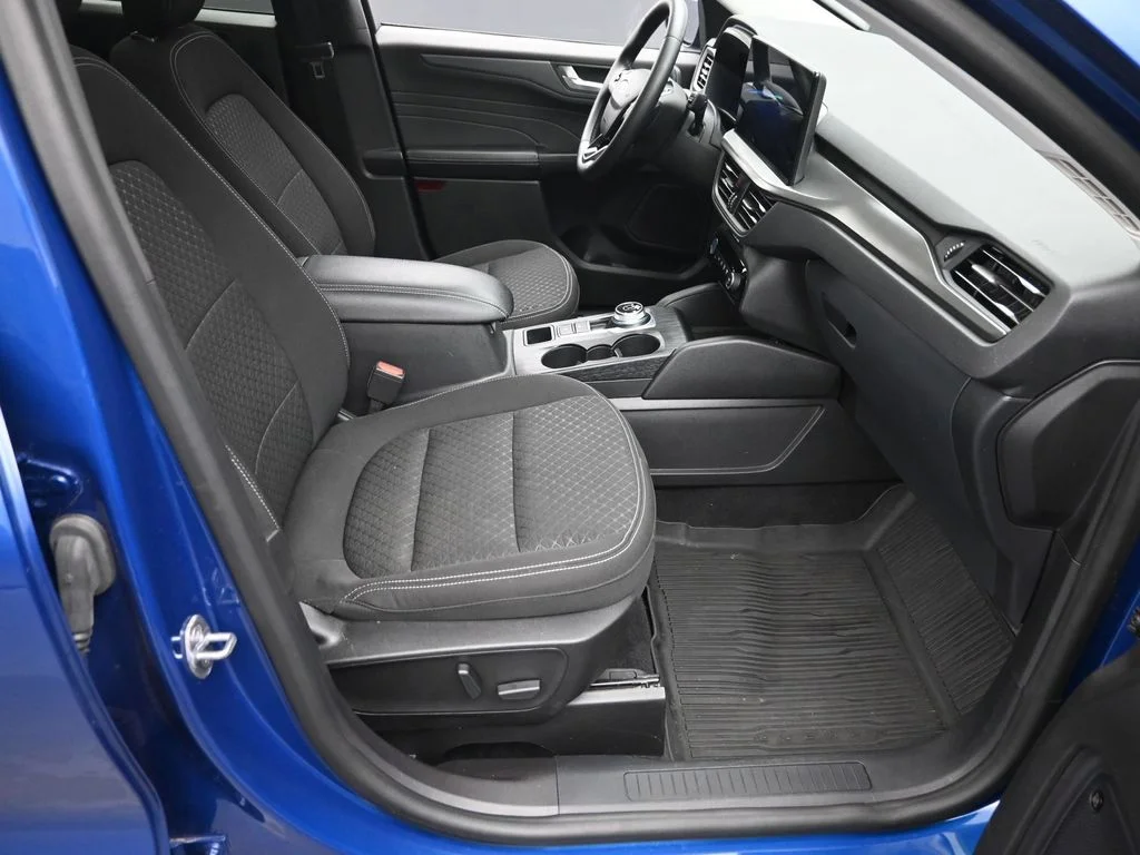 Used 2023 Blue Ford Active image 9