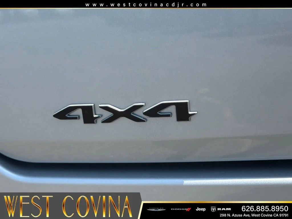 New 2026 Silver-Zynith Exterior Paint Jeep Limited Reserve image 14