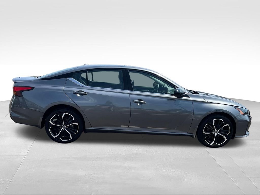 Used 2023 Gray Nissan 2.5 SR image 6