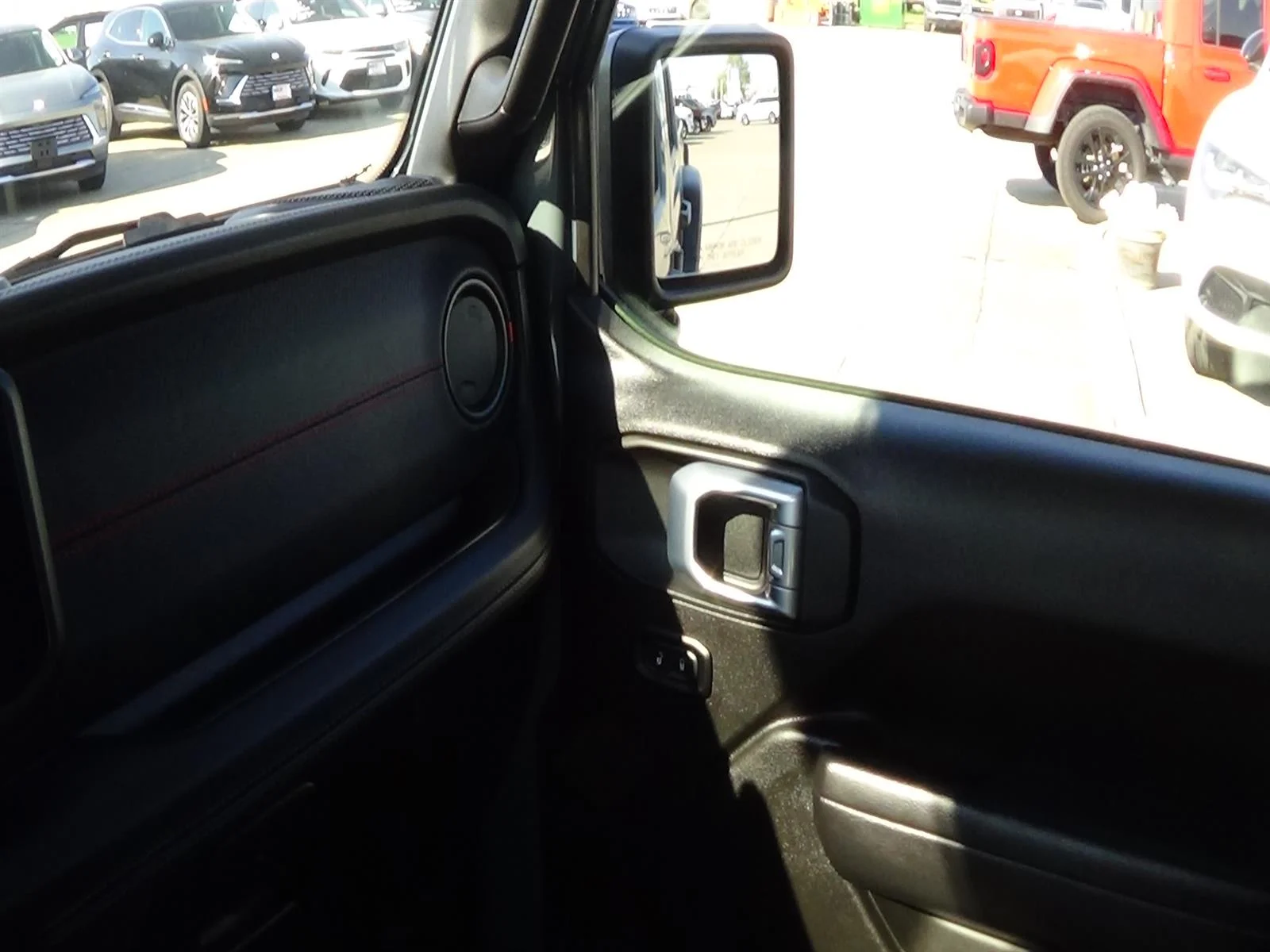Used 2024 Anvil Clear Coat (pds) Jeep Rubicon image 27