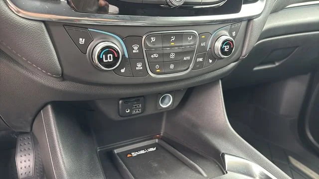 Used 2023 Black Chevrolet High Country image 31