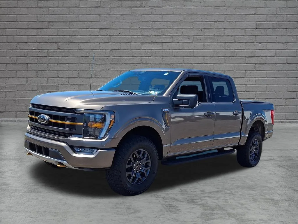 Used 2022  Ford XL image 6