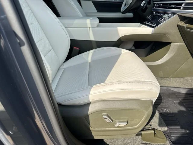 Used 2025 Gray Hyundai Calligraphy image 25