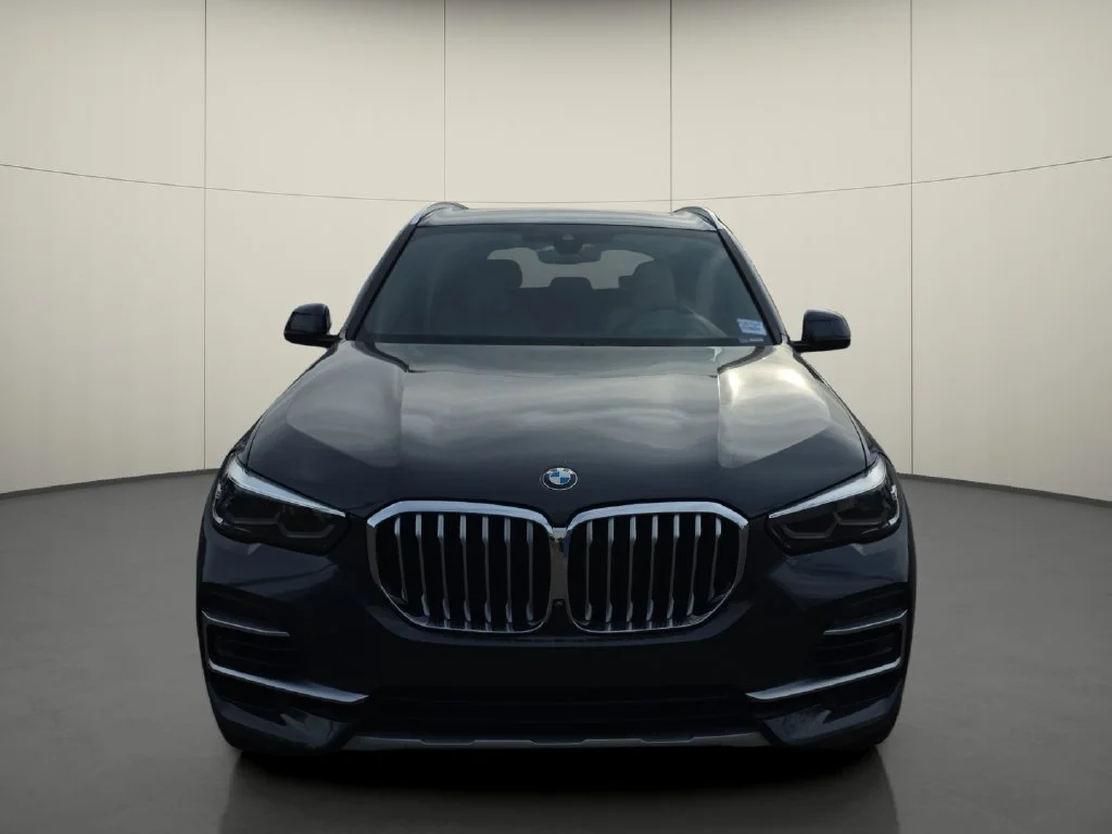 Used 2022 Gray BMW sDrive40i image 2