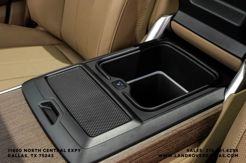 New 2026 Fuji White Land Rover SE image 27